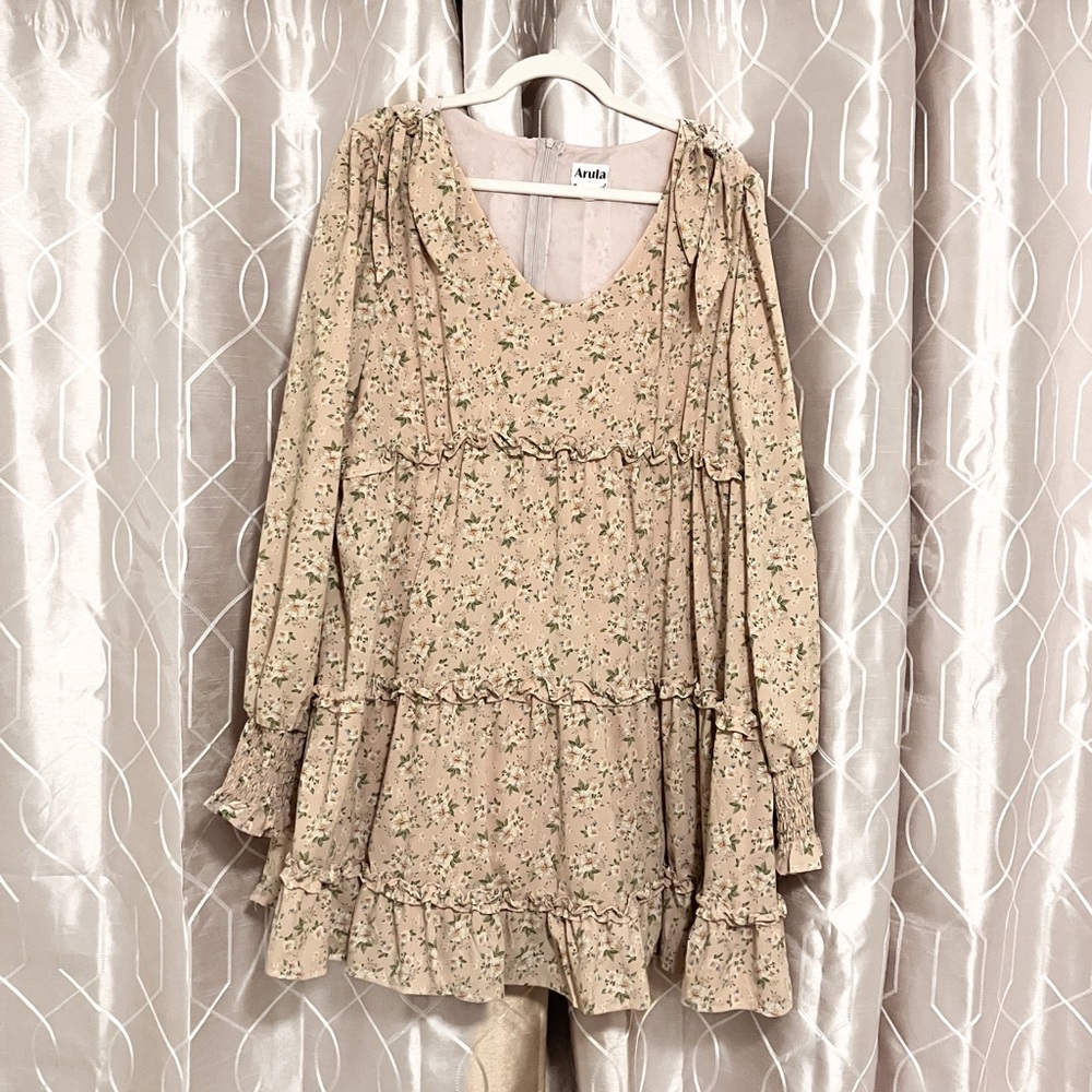 Arula Floral Long Sleeve Dress